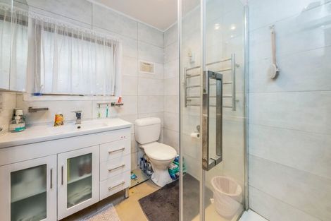 Photo of property in 2/2a Hutt Road, Manurewa, Auckland, 2102