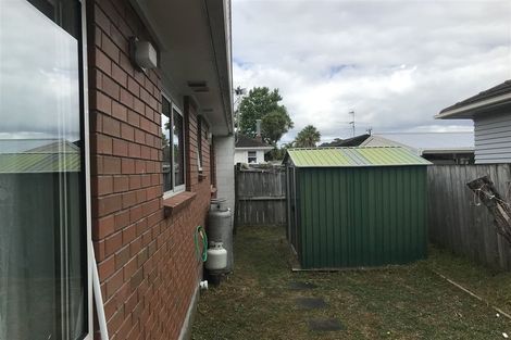 Photo of property in 2/92 Portage Road, New Lynn, Auckland, 0600