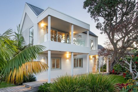 Photo of property in 6 Tiri Road, Milford, Auckland, 0620