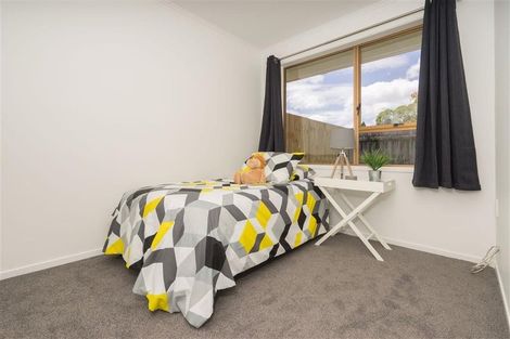 Photo of property in 70 Taikata Road, Te Atatu Peninsula, Auckland, 0610