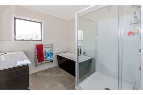 Photo of property in 1/82a Pupuke Road, Hillcrest, Auckland, 0627