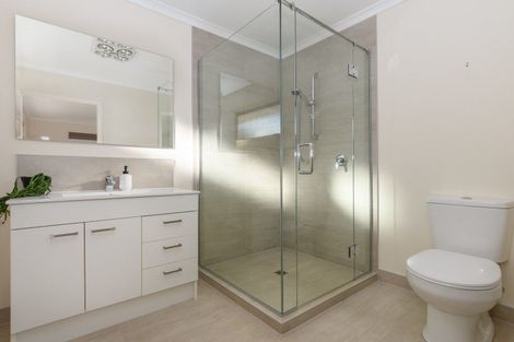 Photo of property in 19 Inglewood Place, Bethlehem, Tauranga, 3110