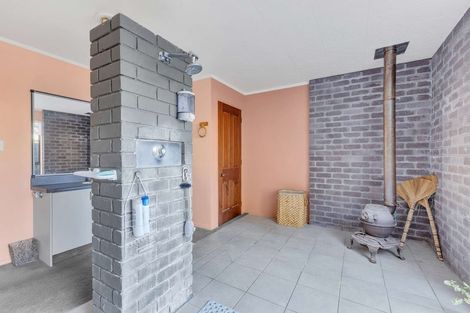 Photo of property in 27 Donnelly Street, Oakura, 4314