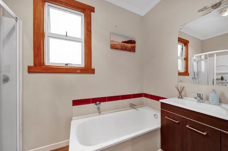 Photo of property in 196 Glover Road, Hawera, 4610