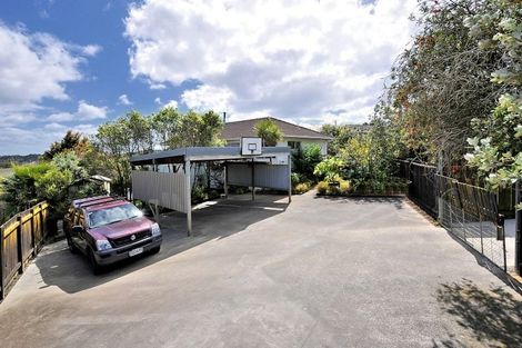 Photo of property in 20 Santiago Crescent, Unsworth Heights, Auckland, 0632