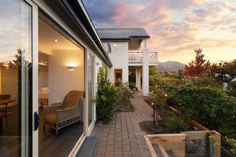 Photo of property in 76 Meadowstone Drive, Wanaka, 9305