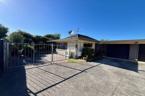 Photo of property in 2/24 Beaumaris Way, Conifer Grove, Takanini, 2112