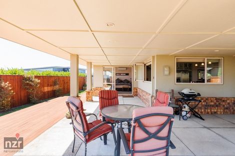 Photo of property in 3 Ron Place, Fitzherbert, Palmerston North, 4410