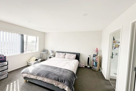 Photo of property in 4 Ruhanui Lane, Pakuranga Heights, Auckland, 2010