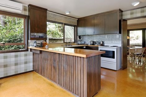 Photo of property in 11 Paturoa Road, Titirangi, Auckland, 0604