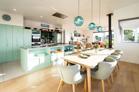 Photo of property in 6 Pine Ridge Terrace, Waikanae Beach, Waikanae, 5036
