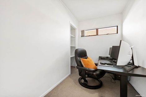 Photo of property in 56 Highland Park Drive, Highland Park, Auckland, 2010