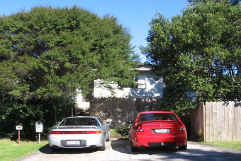 Photo of property in 24 Onedin Place, Titirangi, Auckland, 0604