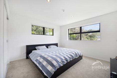 Photo of property in 21a Sovereign Place, Glenfield, Auckland, 0629