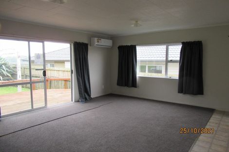 Photo of property in 1/2 Costar Place, Wiri, Auckland, 2104