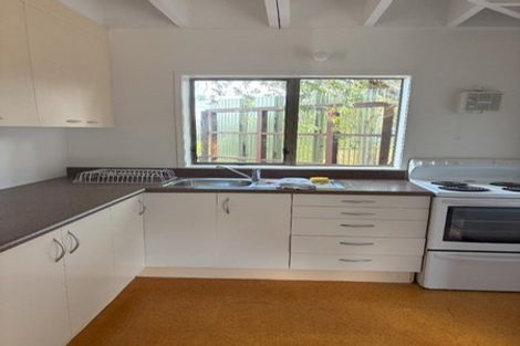 Photo of property in 2/48 Tree View Avenue, Glenfield, Auckland, 0629