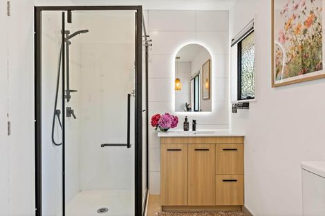 Photo of property in 1/85 Kaurilands Road, Titirangi, Auckland, 0604