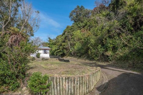 Photo of property in 119 Newlands Road, Newlands, Wellington, 6037