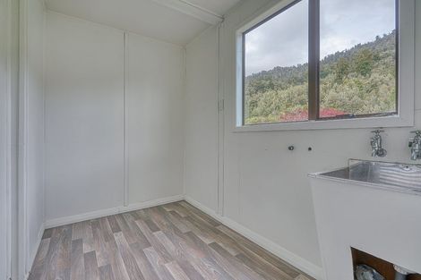 Photo of property in 43 Main Road, Harihari, 7884