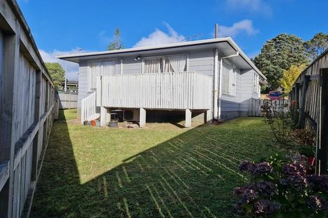 Photo of property in 201d Newlands Road, Newlands, Wellington, 6037