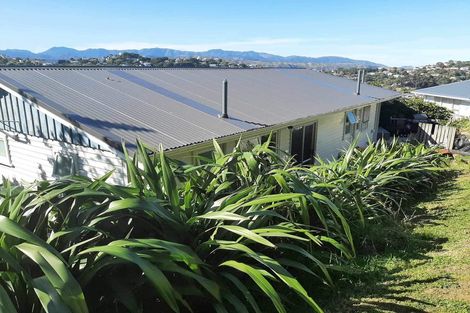 Photo of property in 97 Akaroa Drive, Maupuia, Wellington, 6022