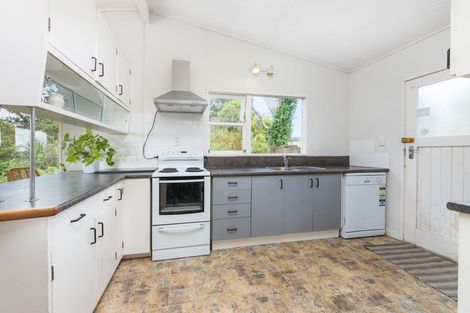 Photo of property in 6 Kia Ora Road, Beach Haven, Auckland, 0626