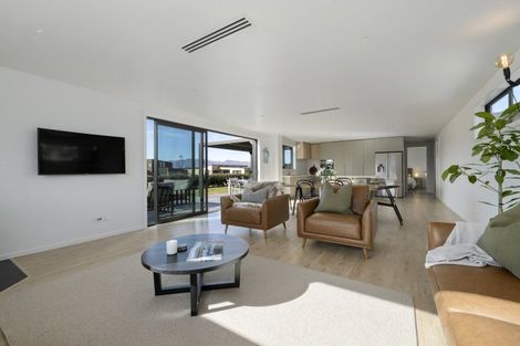 Photo of property in 21 Marjon Drive, Wanaka, 9305