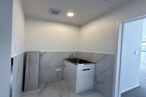Photo of property in 15b Poruru Close, Papakura, 2110