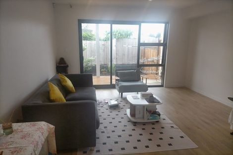 Photo of property in 12d Shamrock Lane, Te Atatu Peninsula, Auckland, 0610