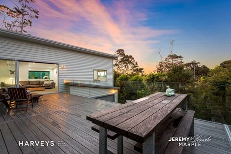 Photo of property in 31c Woodfern Crescent, Titirangi, Auckland, 0604