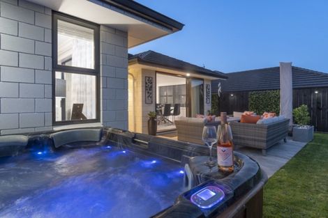 Photo of property in 12 Lakeside Terrace, Omokoroa, 3114