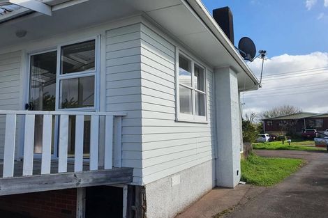 Photo of property in 61 Gloria Avenue, Te Atatu Peninsula, Auckland, 0610