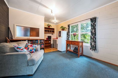 Photo of property in 20 Sunray Avenue, Titirangi, Auckland, 0604