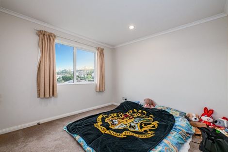 Photo of property in 42 San Prospero Crescent, Henderson, Auckland, 0612