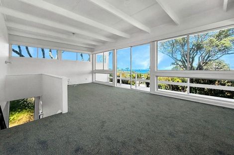 Photo of property in 1/8 Rewi Street, Torbay, Auckland, 0630