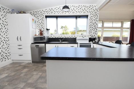 Photo of property in 14 Wakelin Street, Carterton, 5713