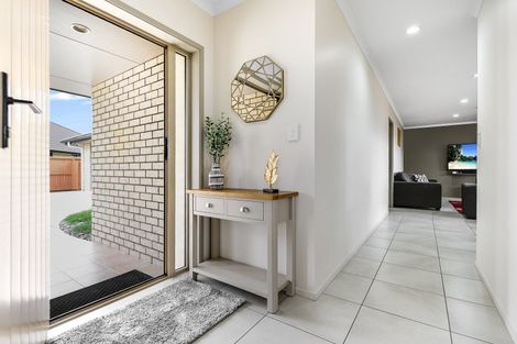 Photo of property in 21 Wiltshire Drive, Huntington, Hamilton, 3210
