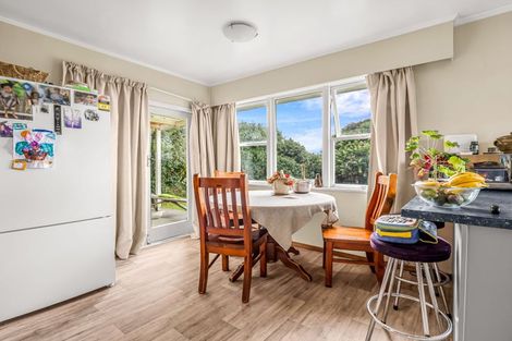 Photo of property in 27 Island View Road, Western Heights, Rotorua, 3015