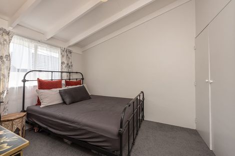 Photo of property in 24/125u Queens Drive, Lyall Bay, Wellington, 6022