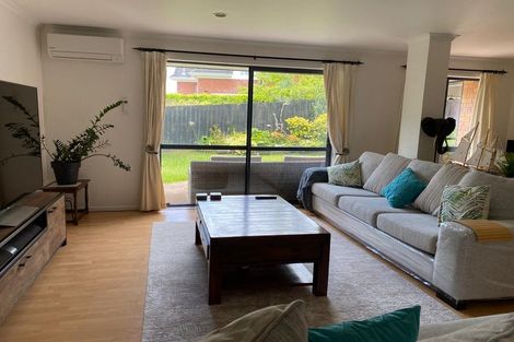 Photo of property in 6 Red Oak Place, Schnapper Rock, Auckland, 0632