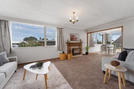 Photo of property in 3 Paynters Avenue, Strandon, New Plymouth, 4312