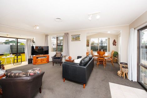 Photo of property in 15 Wild Street, Feilding, 4702