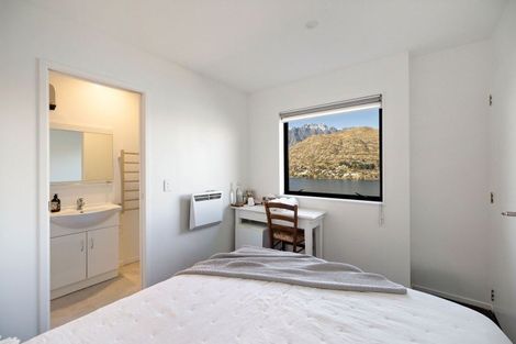 Photo of property in 22 Golden Terrace, Queenstown, 9300