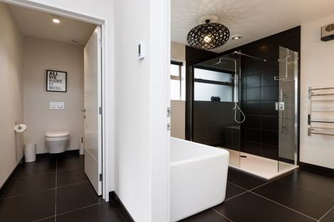 Photo of property in 25 Trent Avenue, Hokowhitu, Palmerston North, 4410