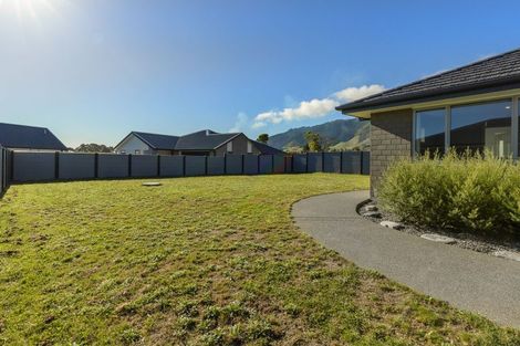 Photo of property in 168 Karuhiruhi Street, Waikanae, 5036