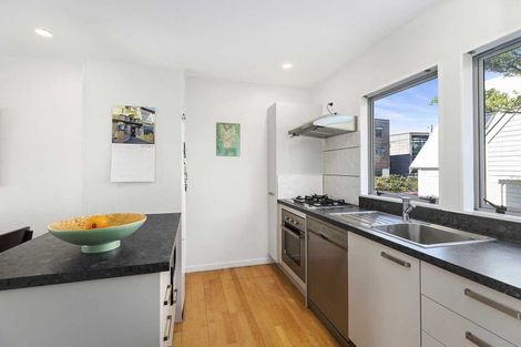 Photo of property in 152c Tasman Street, Mount Cook, Wellington, 6021