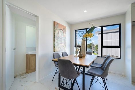 Photo of property in 11 Sarona Avenue, Glen Eden, Auckland, 0602