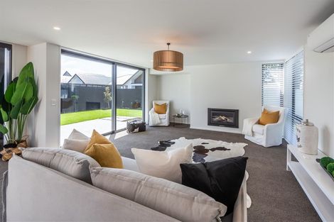 Photo of property in 2 Henridge Place, Avonhead, Christchurch, 8042