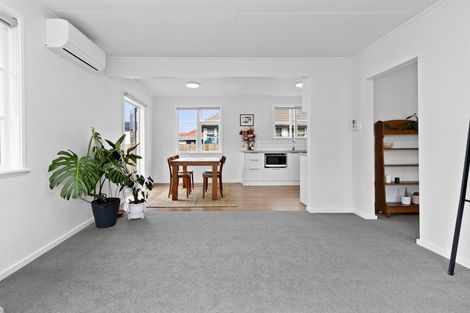Photo of property in 41u1 Ross Crescent, Fairfield, Hamilton, 3214