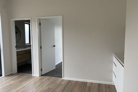 Photo of property in 28 Holcroft Street, Papakura, 2110